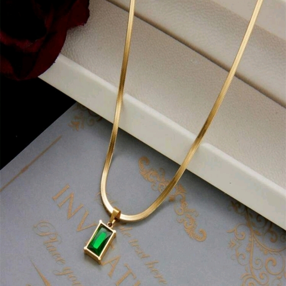 Jewelry - NEW 18k Gold Plated Emerald Green Cubic Zirconia Pendant Herringbone Necklace